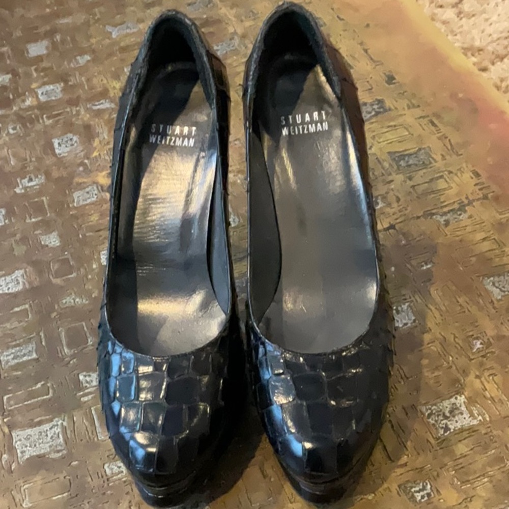 STUART WEITZMAN Black Pumps Croc Embossed Platform Stiletto Heels Round Toes 7M